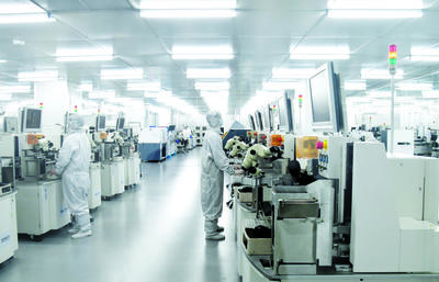 創(chuàng)新驅(qū)動 新“芯”向榮——石家莊新一代電子信息產(chǎn)業(yè)奏響高質(zhì)量發(fā)展“奮進曲”